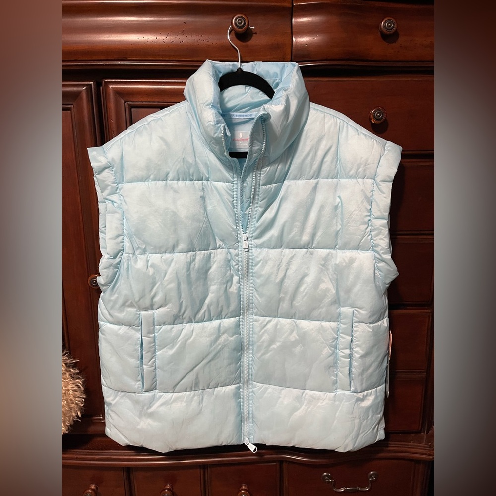 NWT- Free people Movement vest size S- SKY/CHElL blue in color